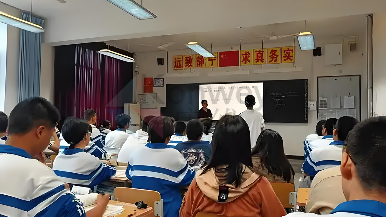 智慧課堂新起點：石家莊市第XX中學(xué)開啟交互式教學(xué)機探索之旅?