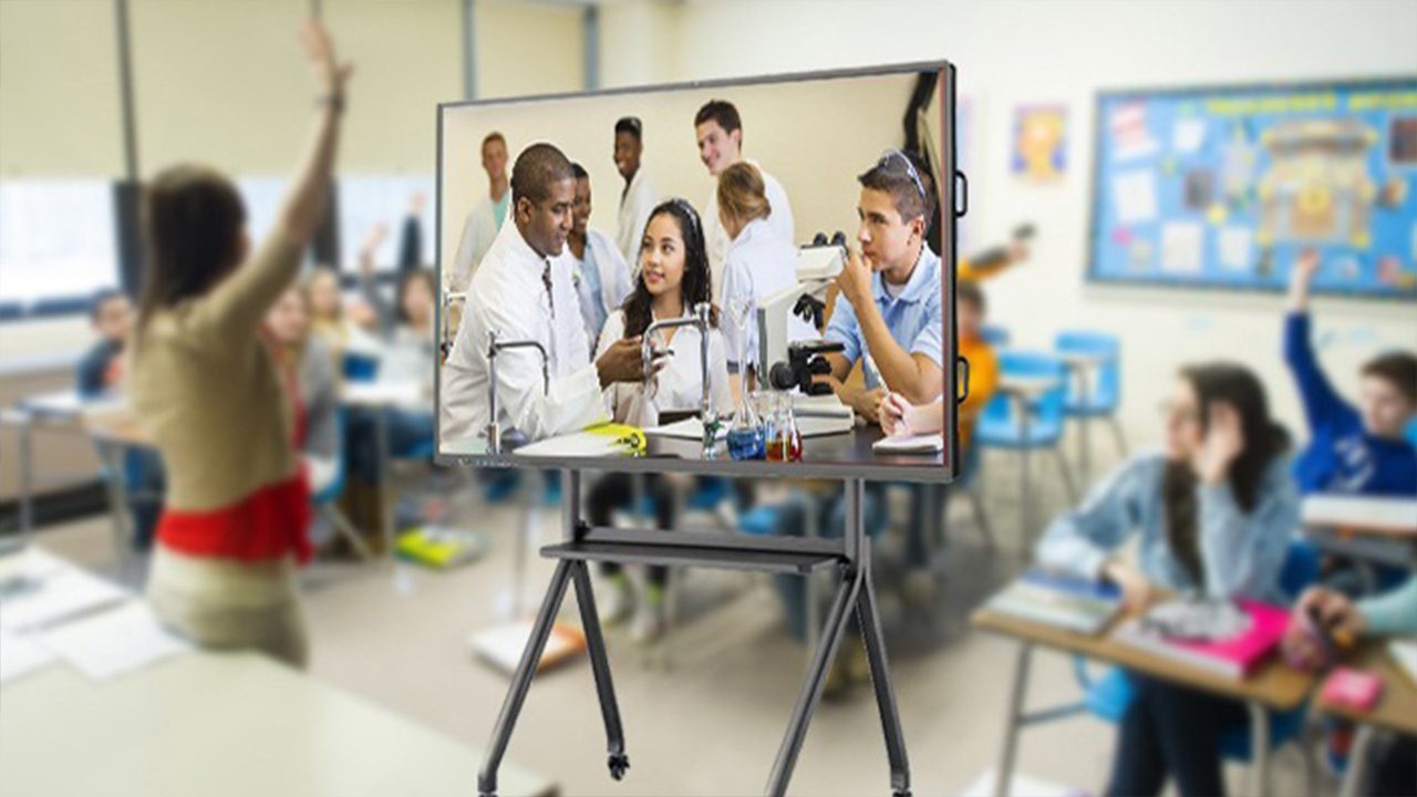 高管視角：Qtenboard IFPD 如何推動數(shù)字化轉(zhuǎn)型和業(yè)務增長