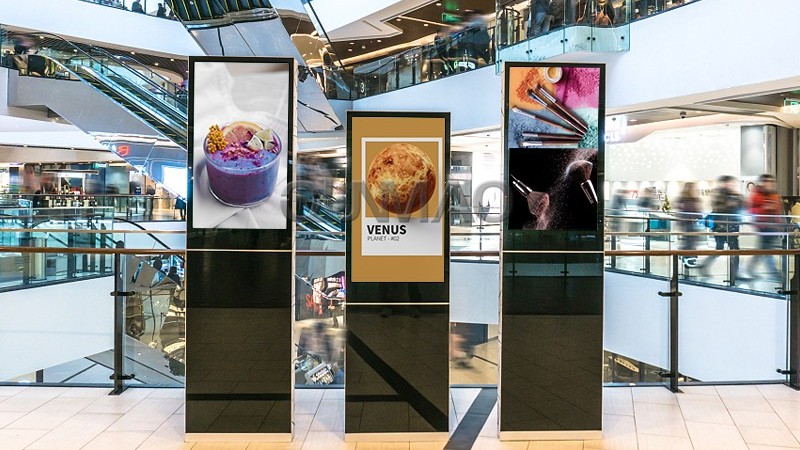 立式液晶廣告機