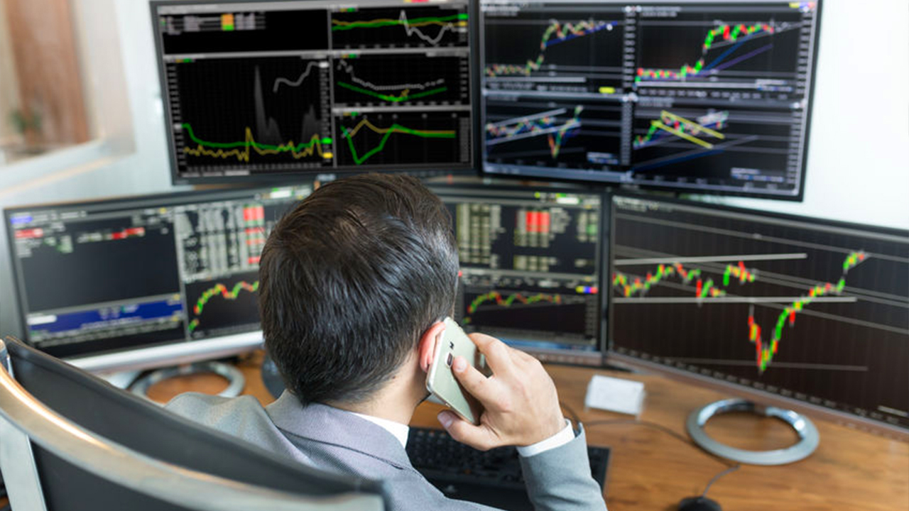 擺脫電源束縛！康維偉業(yè)移動儲能屏賦能金融從業(yè)者高效決策