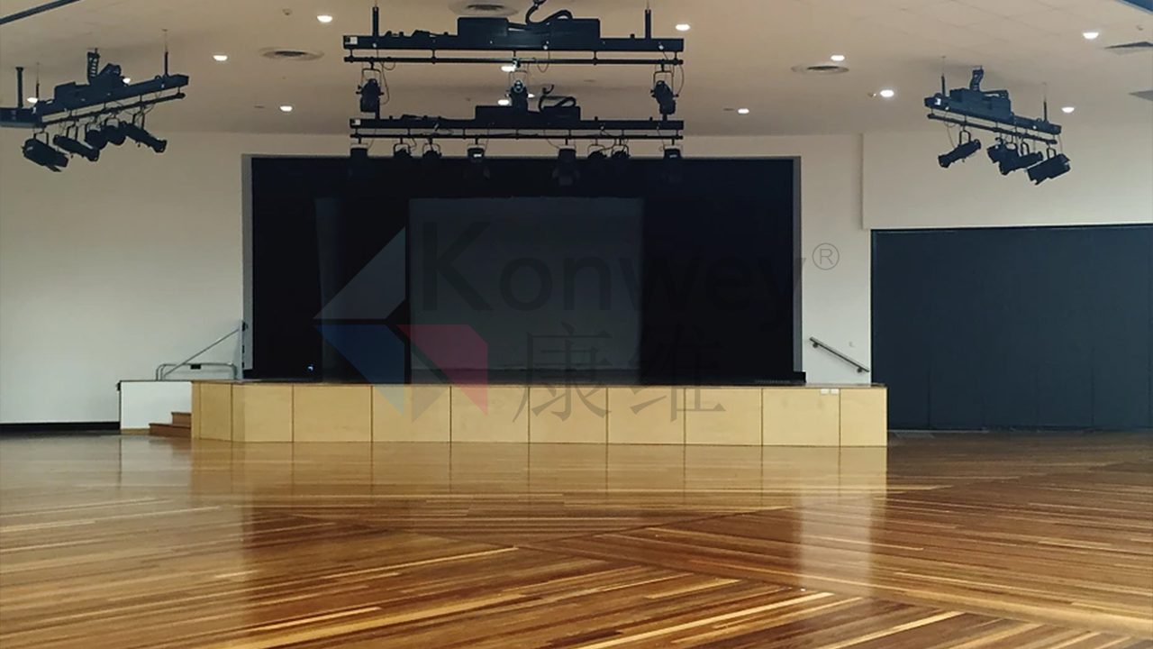 康維偉業(yè)拼接屏：點(diǎn)亮內(nèi)蒙學(xué)校禮堂的科技之光