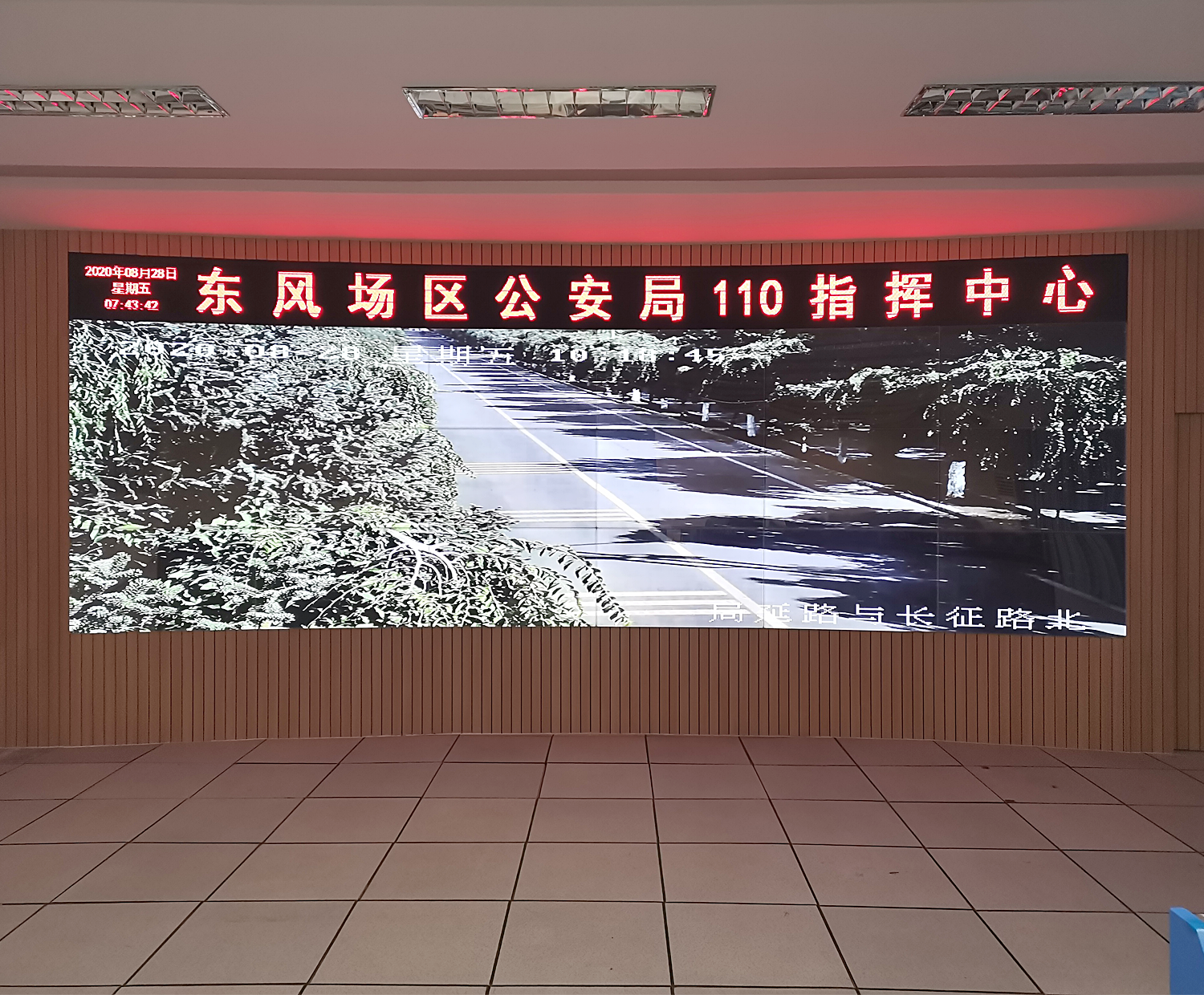 深圳lcd拼接屏,無(wú)縫液晶拼接屏,深圳液晶拼接屏廠(chǎng)家,55寸拼接屏